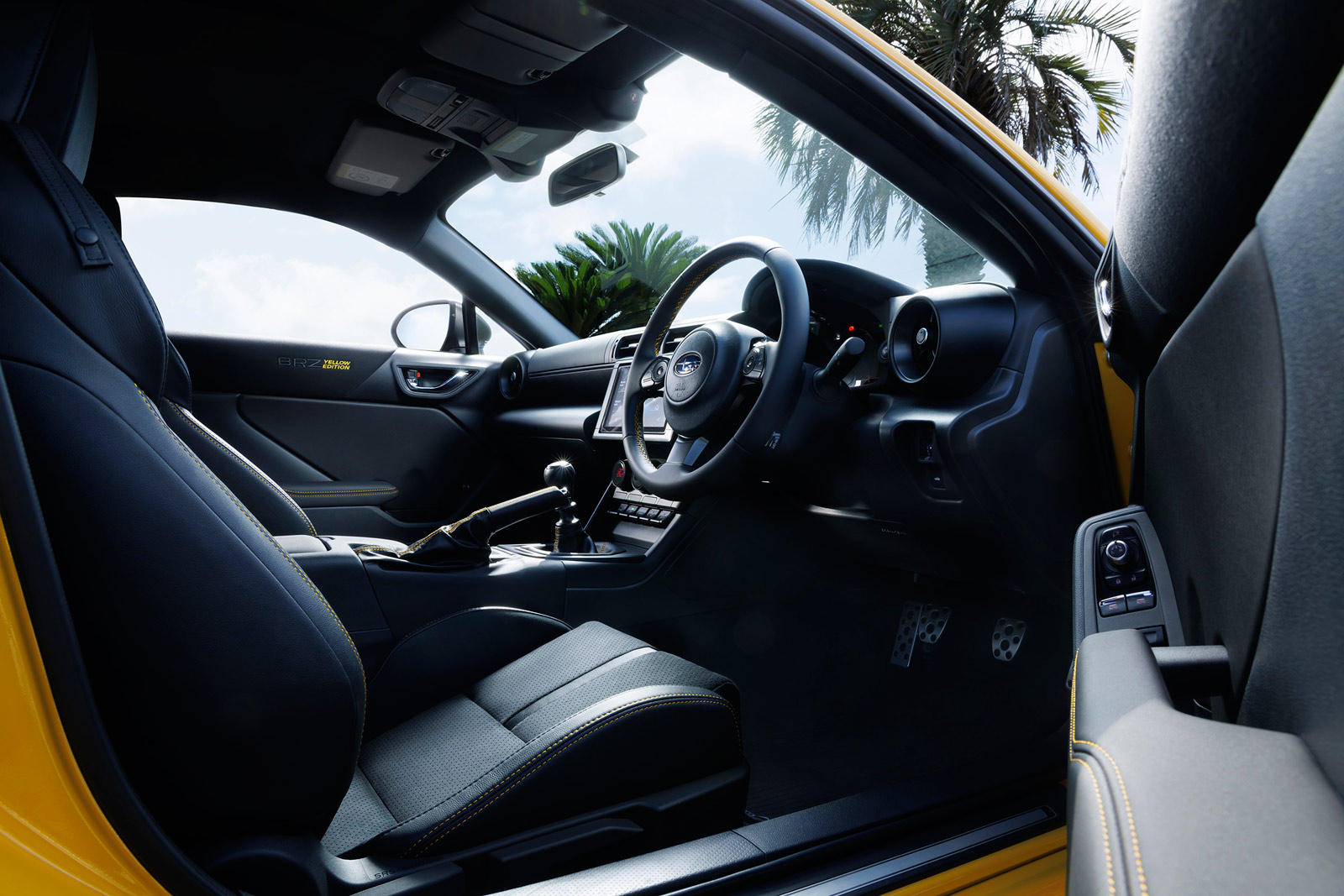 BRZ STI Sport YELLOW EDITION インテリア