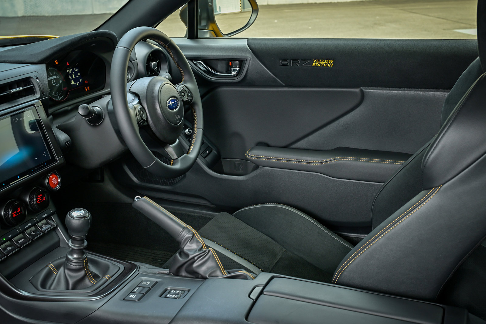 BRZ STI Sport YELLOW EDITION シート
